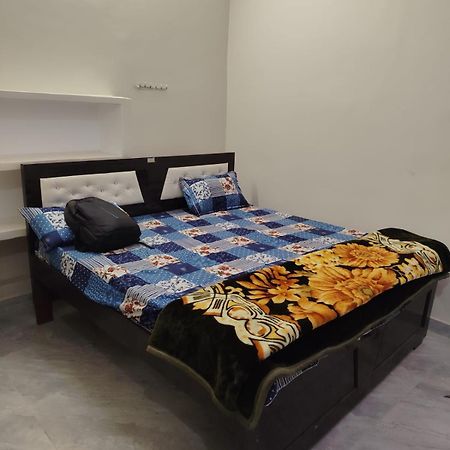 Rudra Prabha Guest House Ayodhya 外观 照片