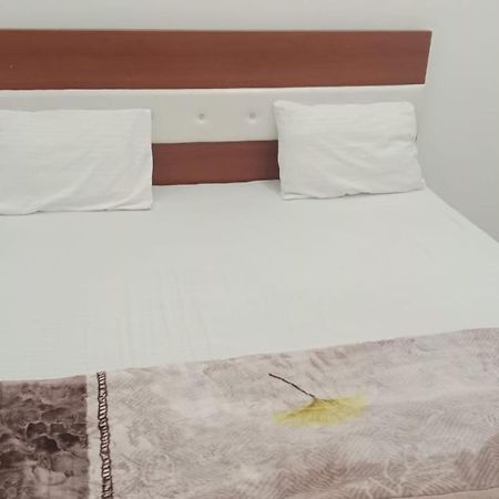 Rudra Prabha Guest House Ayodhya 外观 照片